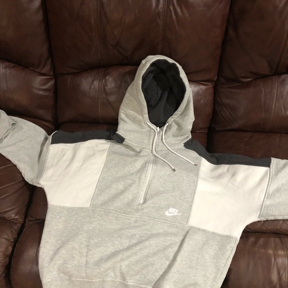 Nike color block wind jacket and hoodie - Picture 2 of 3